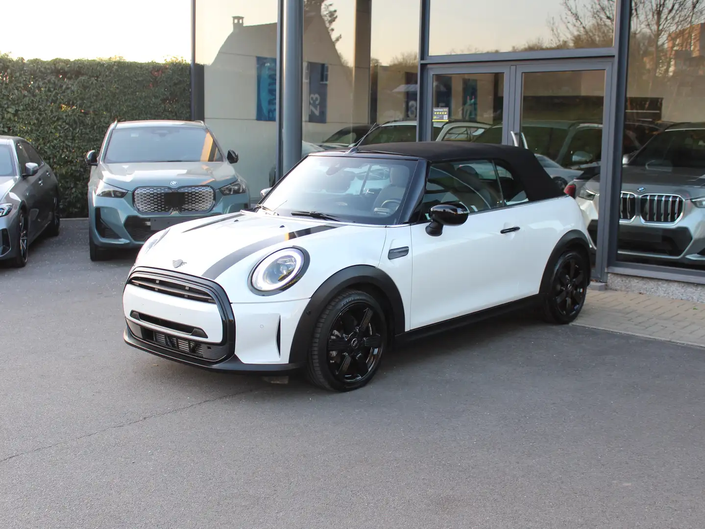 MINI Cooper Cabrio / CAM / CARPLAY / HARMAN-KARDON / PDC / KEYLESS Blanc - 2