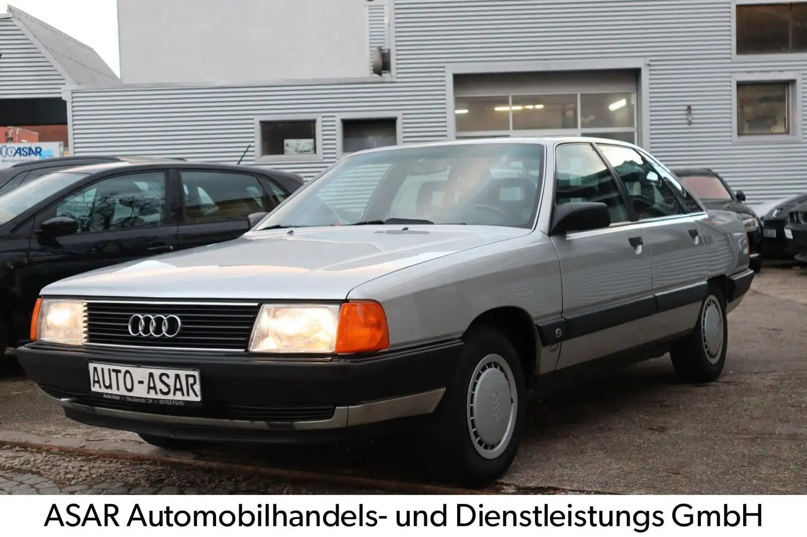 Audi 100 2.3/5 Zylinder/1. HAND/AUTOMATIK/TÜV NEU Stříbrná - 1