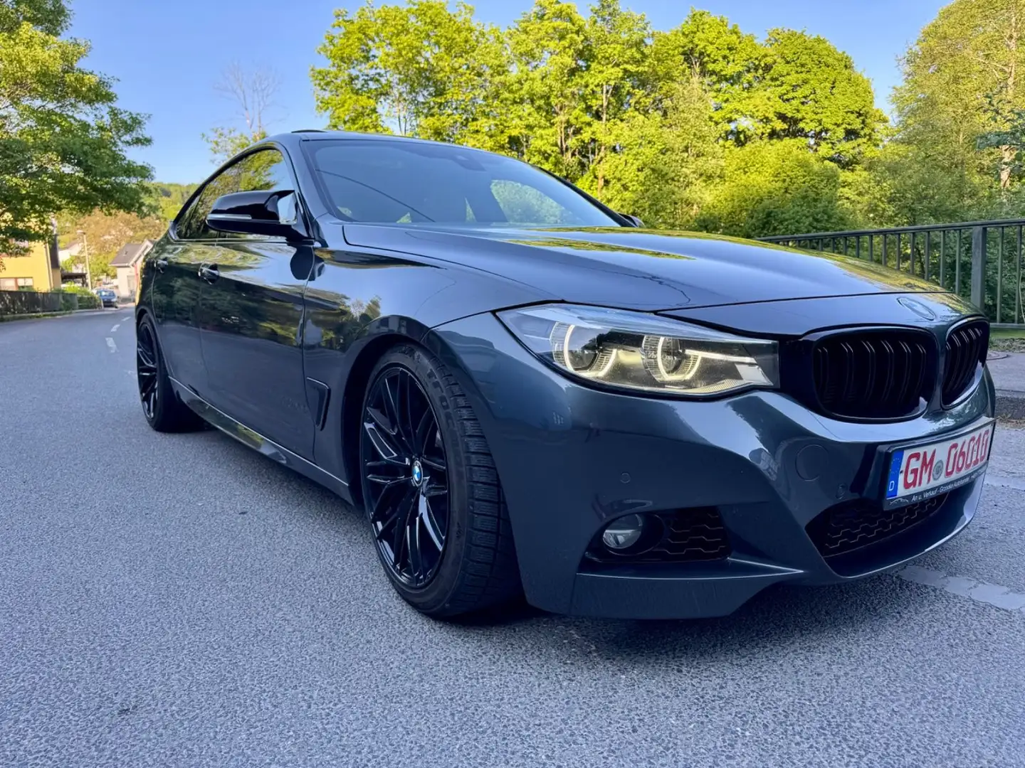 BMW 335 d GranTurismo xDrive MSportPanoramPerfomance Šedá - 1