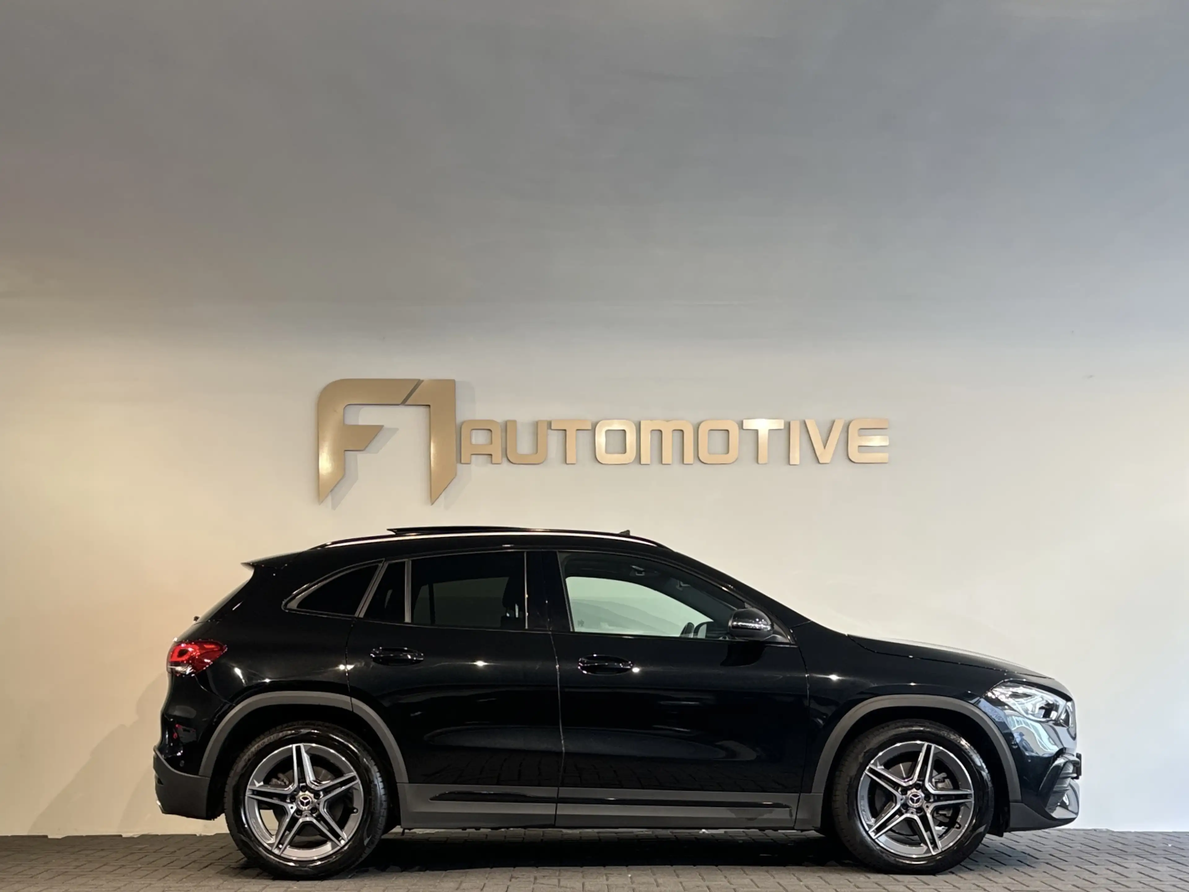 Mercedes-Benz GLA 250 4MATIC AMG Line Pano|ACC|Camera|Dodehoek — photo 8