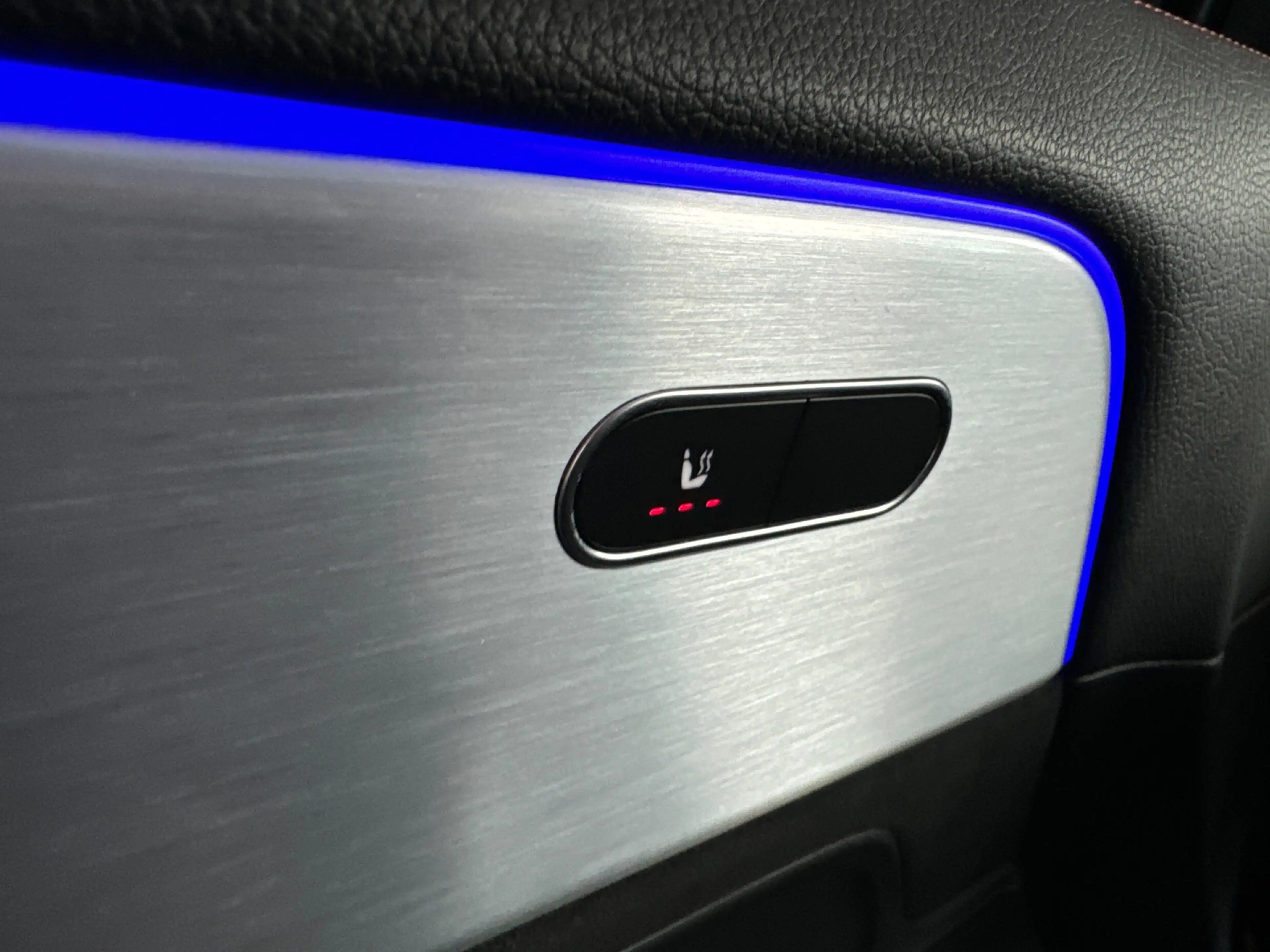 Mercedes-Benz GLA 250 4MATIC AMG Line Pano|ACC|Camera|Dodehoek — photo 16