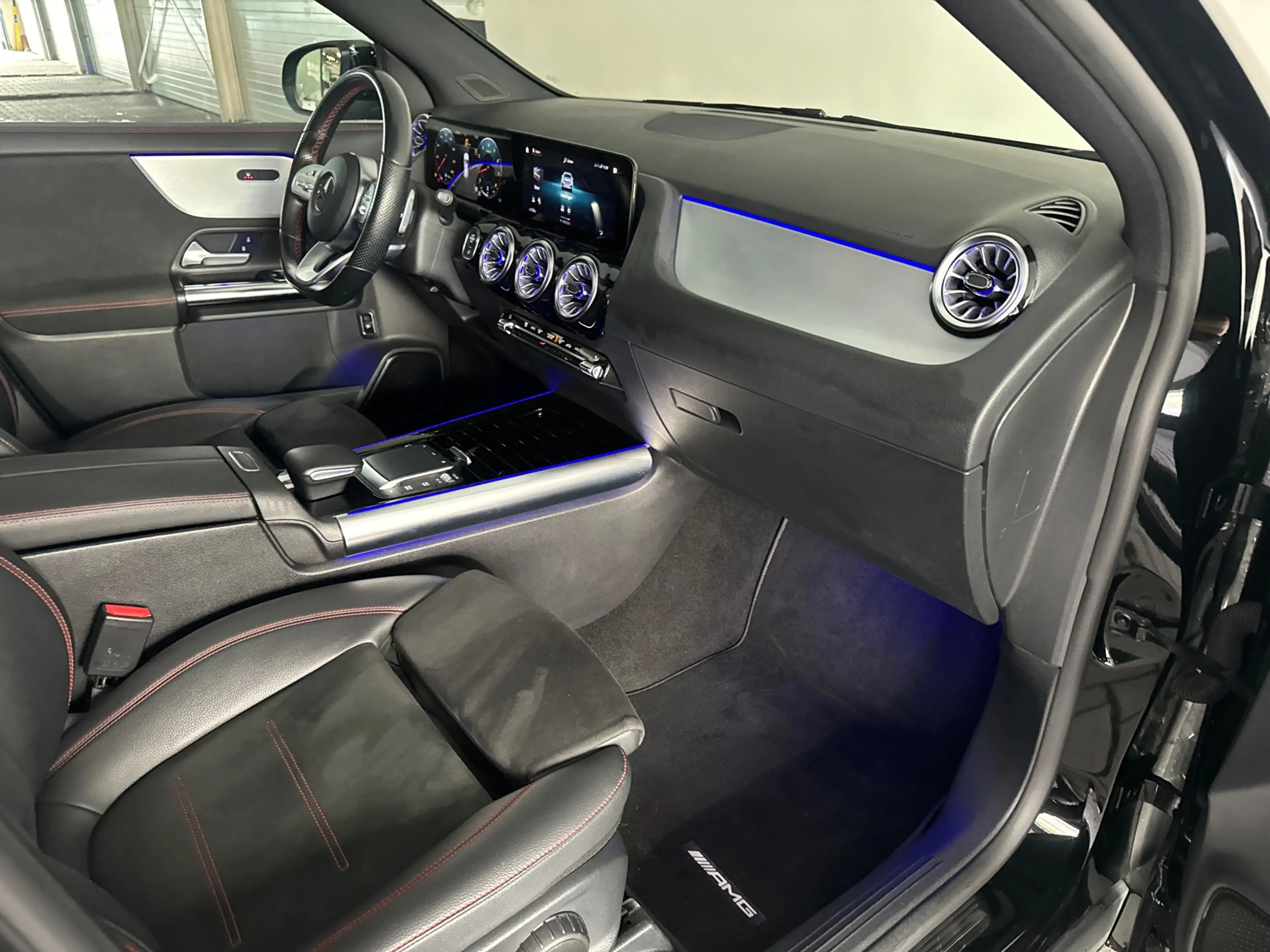 Mercedes-Benz GLA 250 4MATIC AMG Line Pano|ACC|Camera|Dodehoek — photo 34