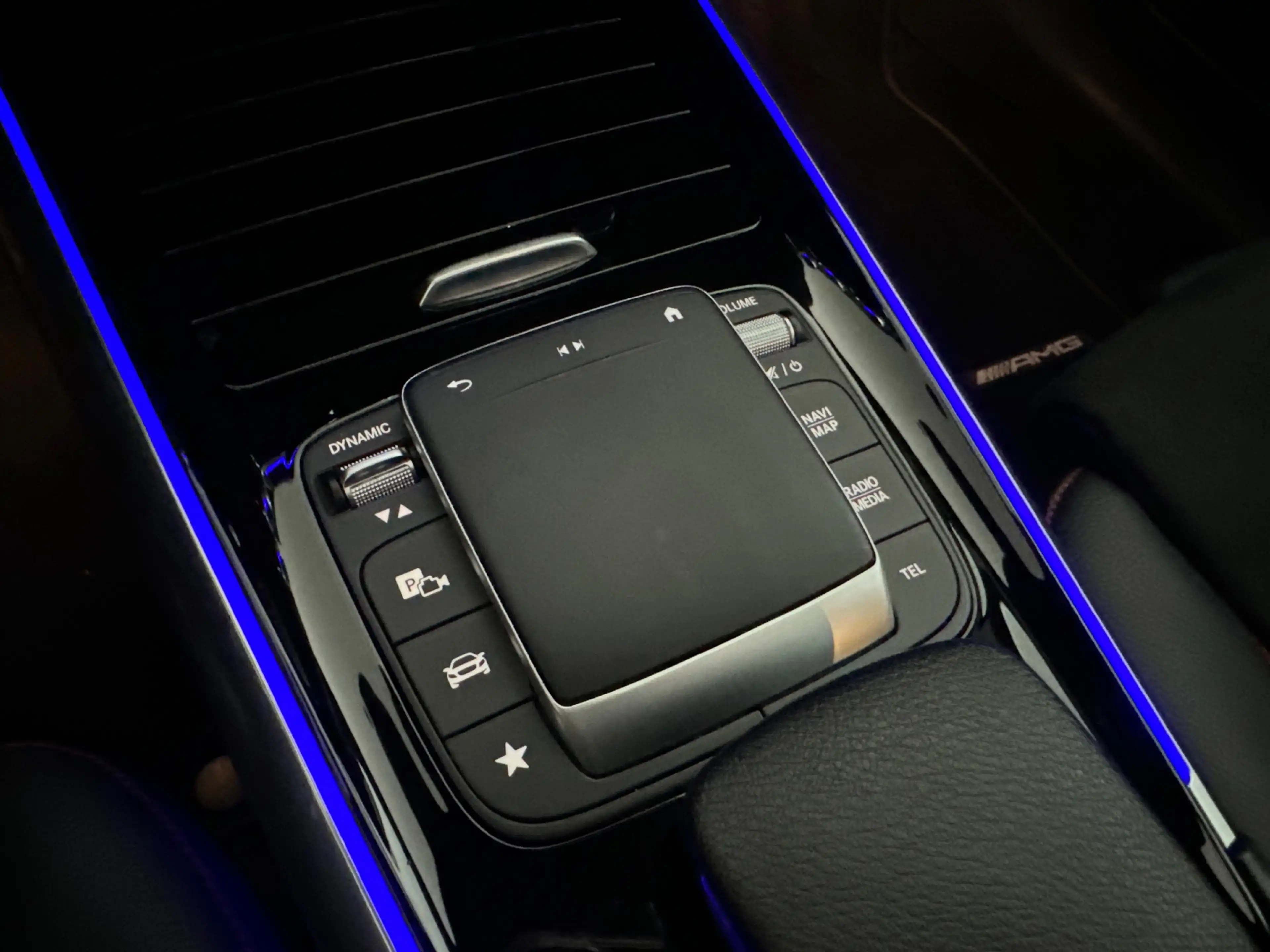 Mercedes-Benz GLA 250 4MATIC AMG Line Pano|ACC|Camera|Dodehoek — photo 19