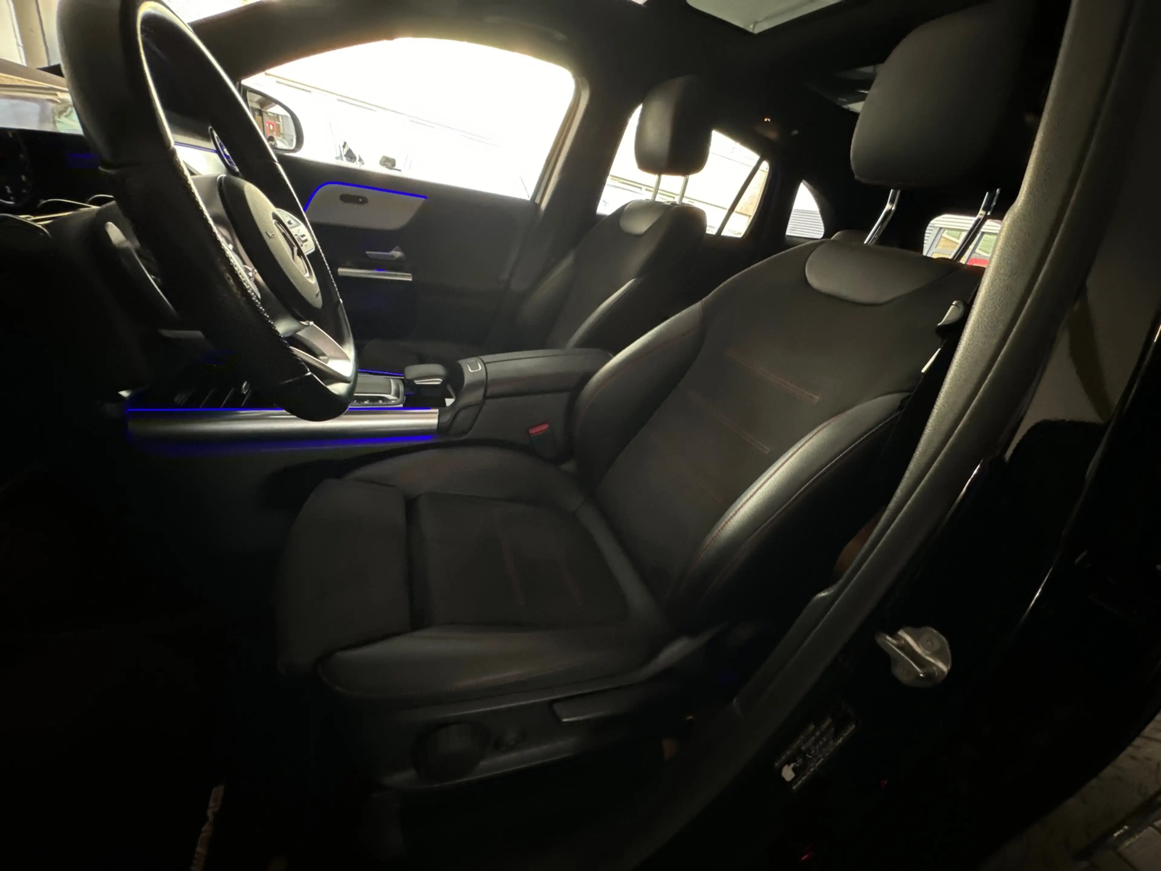Mercedes-Benz GLA 250 4MATIC AMG Line Pano|ACC|Camera|Dodehoek — photo 17