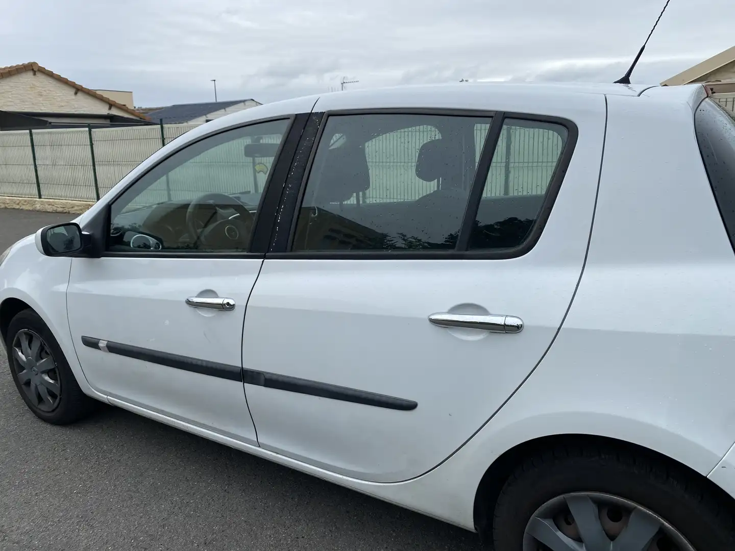 Renault Clio 1.5 dCi 103 ch Blanc - 2