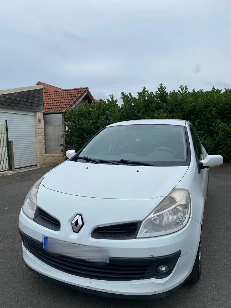 Renault Clio 1.5 dCi 103 ch Blanc - 1