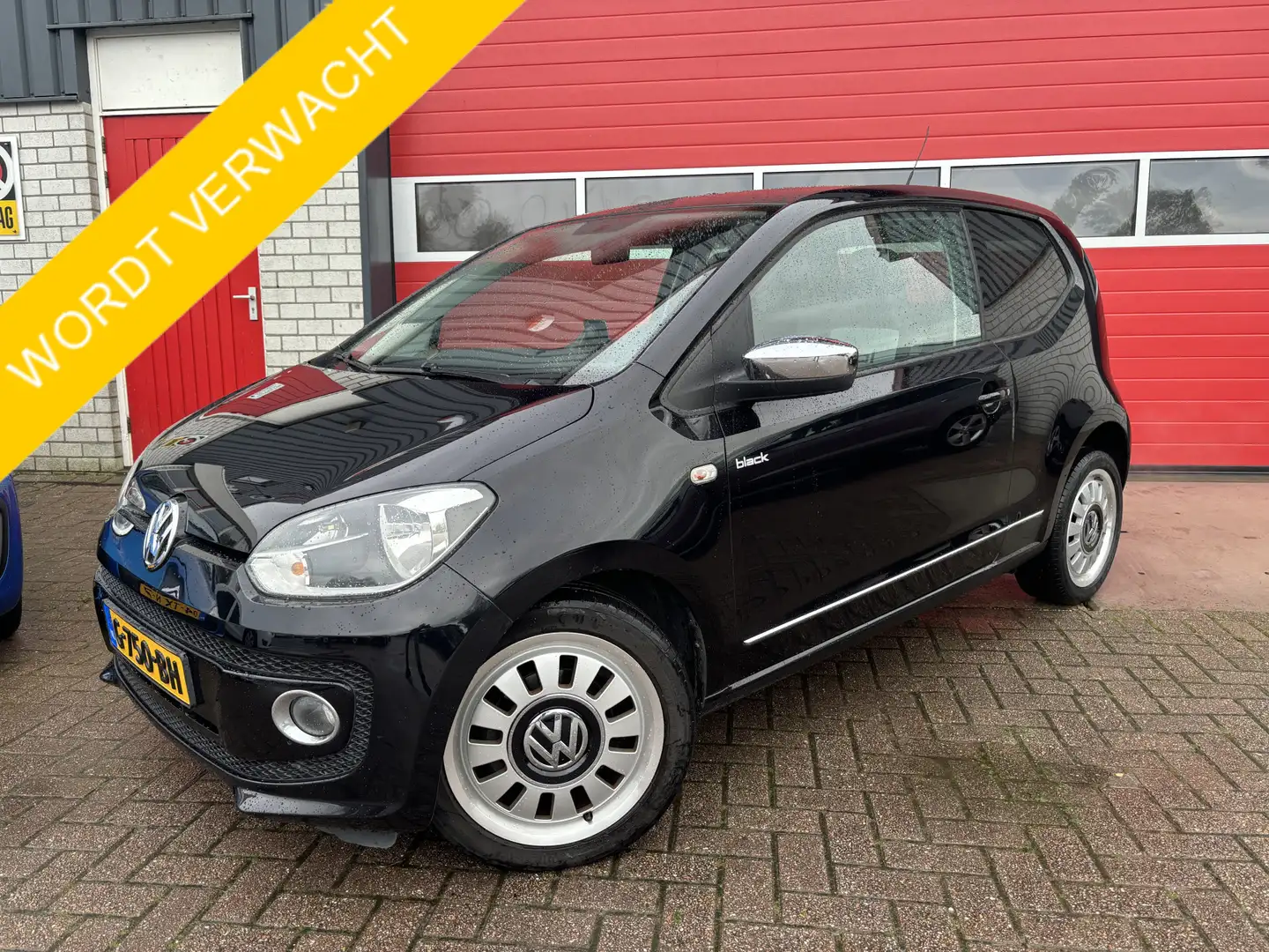 Volkswagen up! 1.0 high up! BLACK UP! / STOELVERWARMING / AIRCO / Zwart - 1