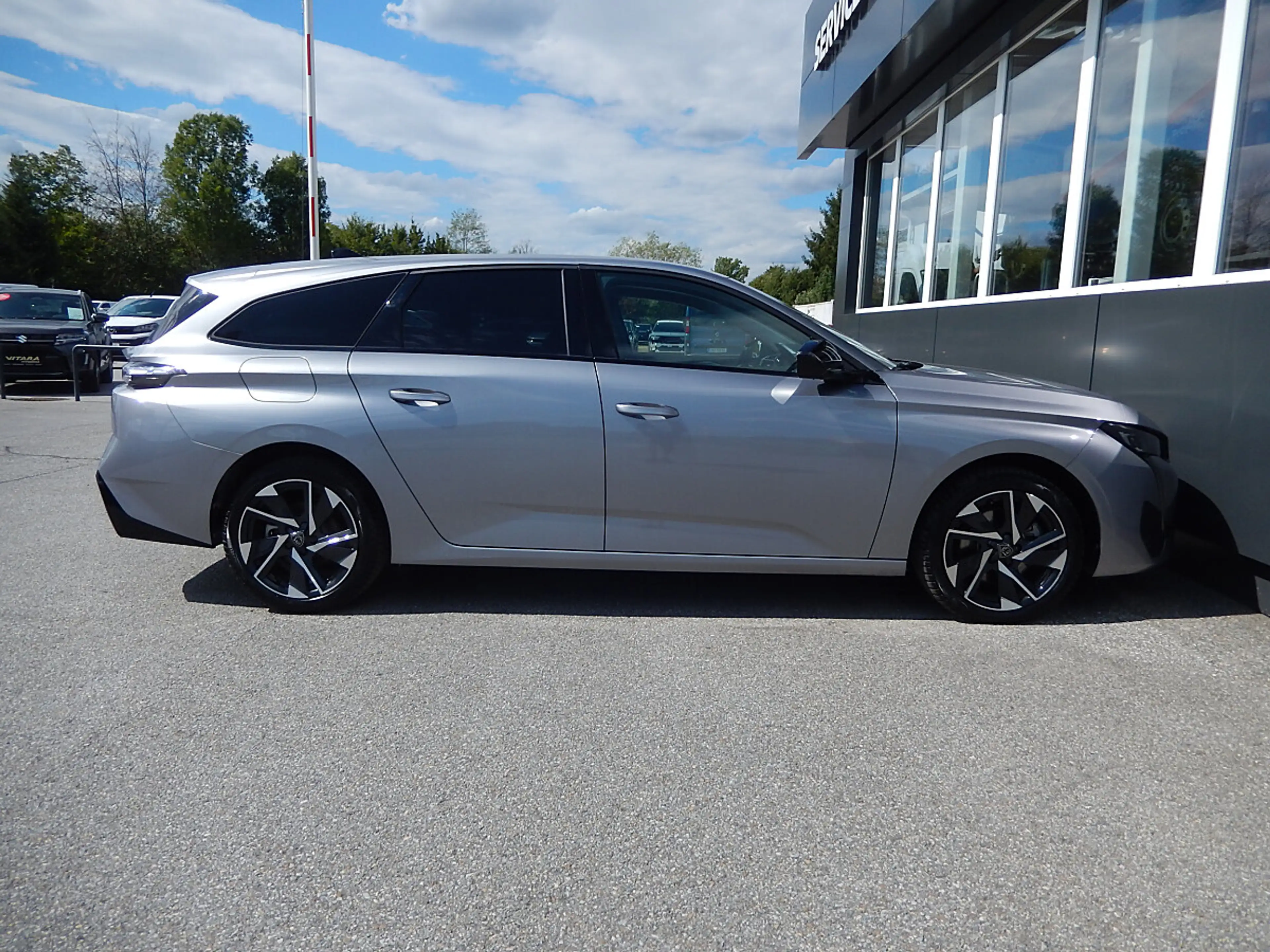 Peugeot 308 SW Hybrid 145 e-DSC6 Allure — photo 5