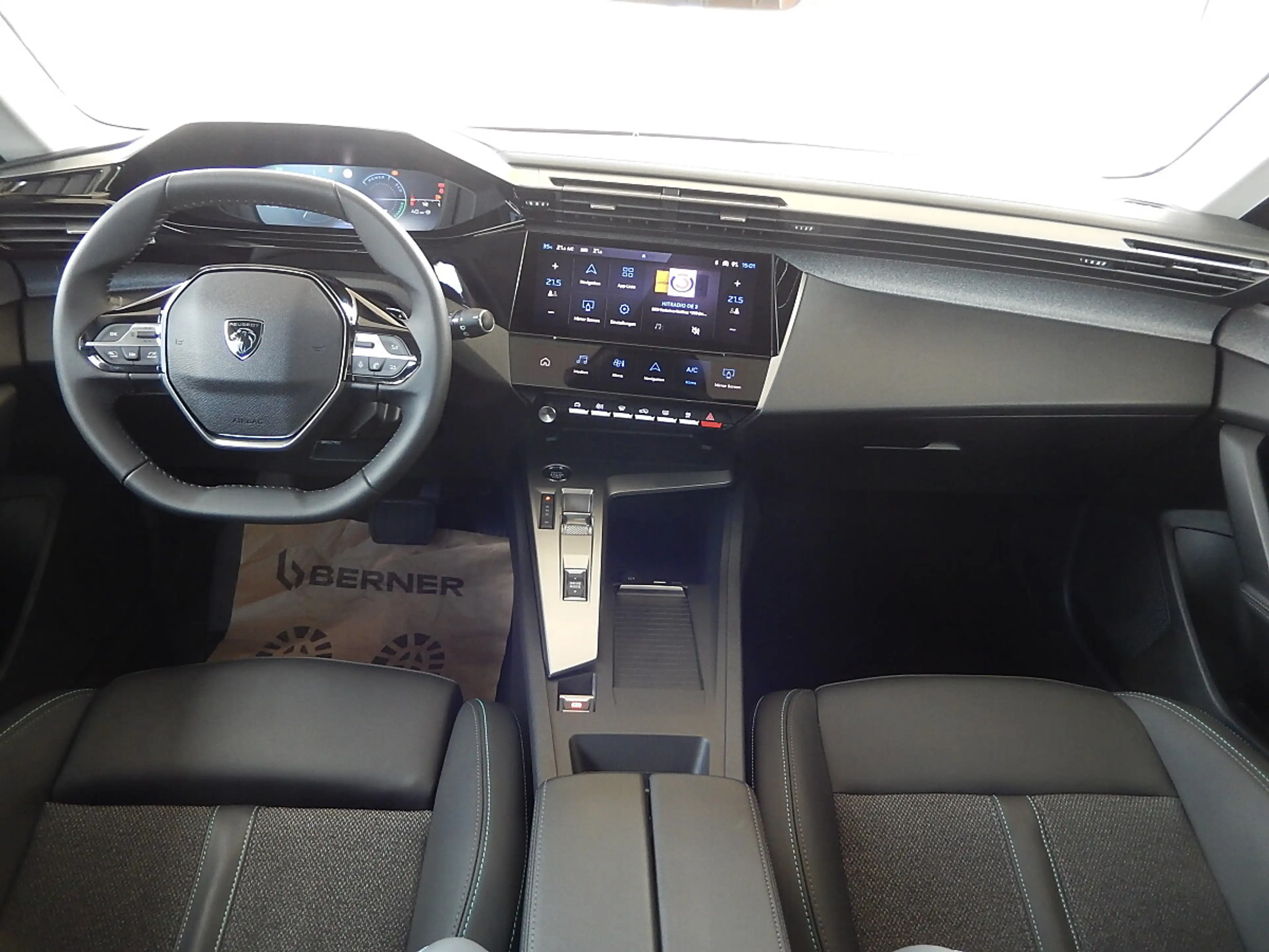 Peugeot 308 SW Hybrid 145 e-DSC6 Allure — photo 13