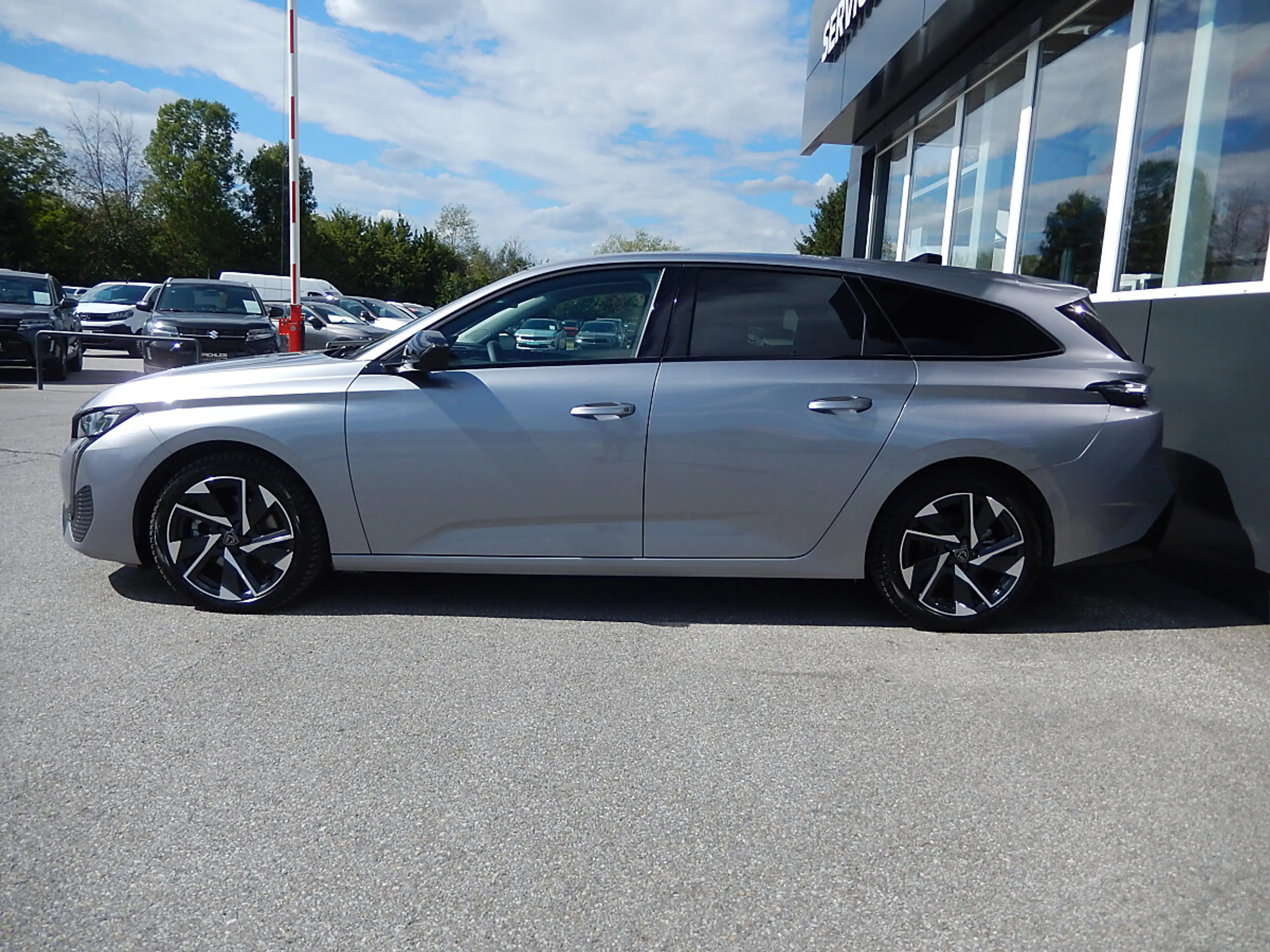 Peugeot 308 SW Hybrid 145 e-DSC6 Allure — photo 4