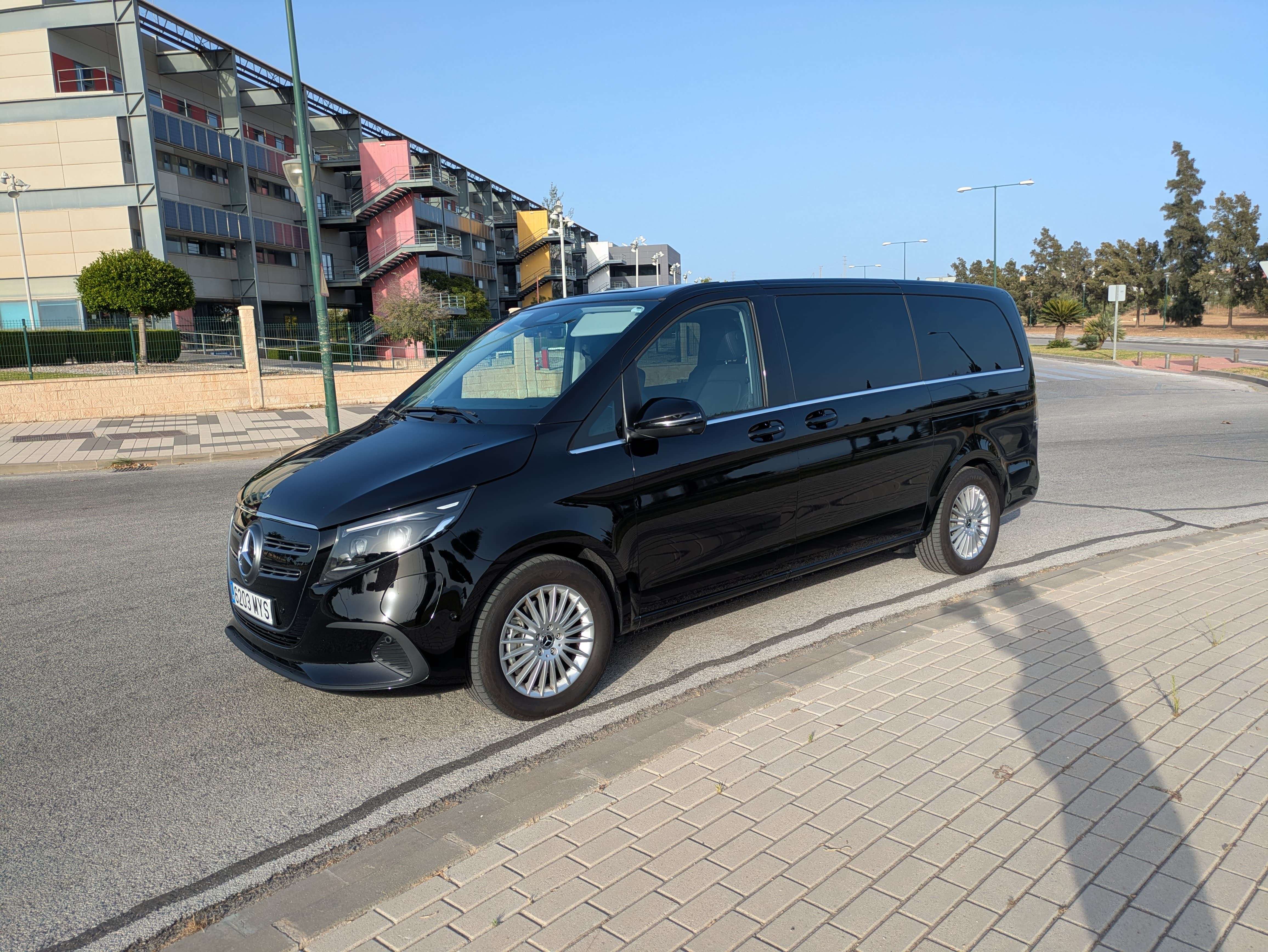 Mercedes-Benz EQV 300 Avantgarde 8pax - foto 1