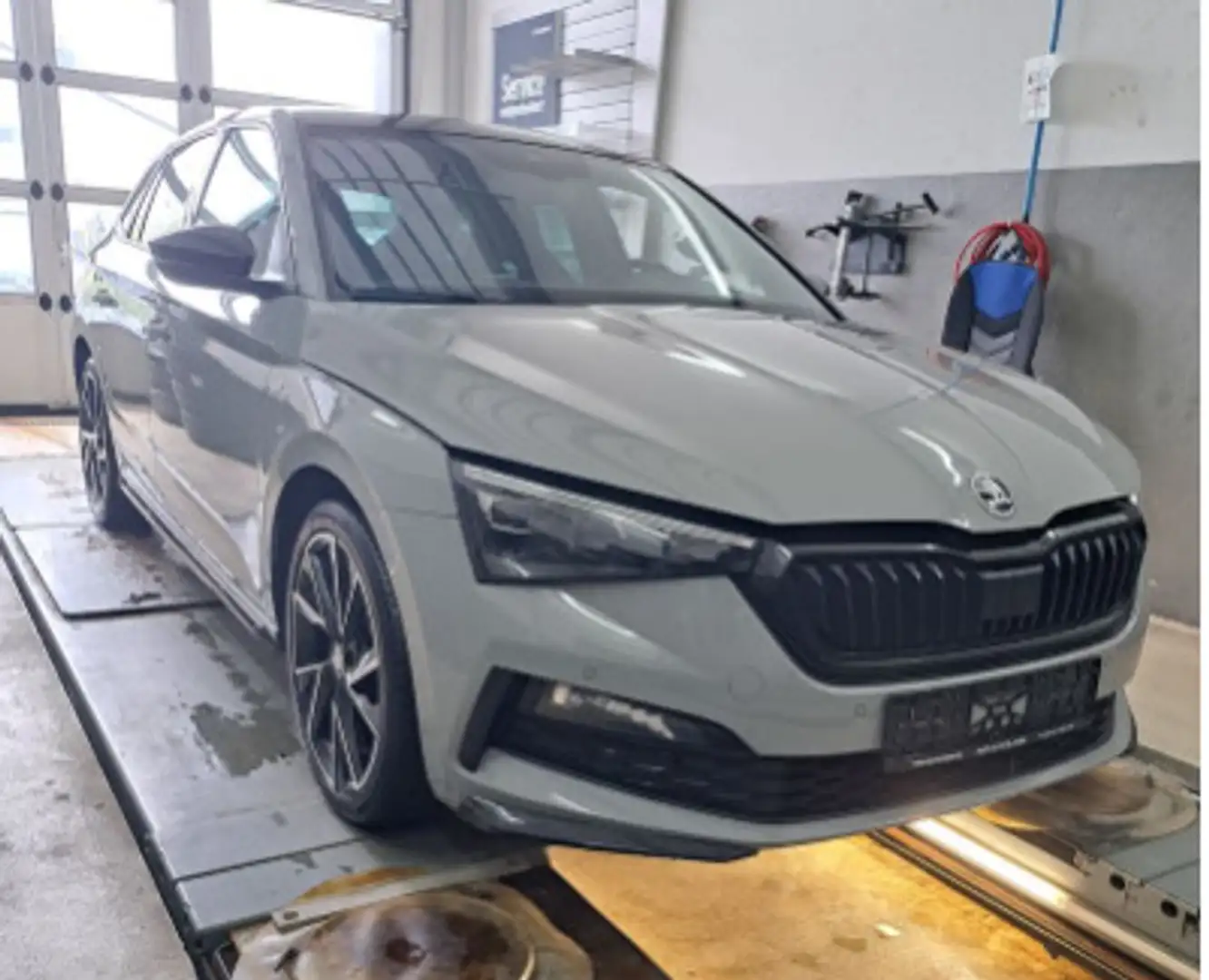 Skoda Scala 1.5 TSI DSG MONTE CARLO | SPORTFAHRWERK | Gris - 2