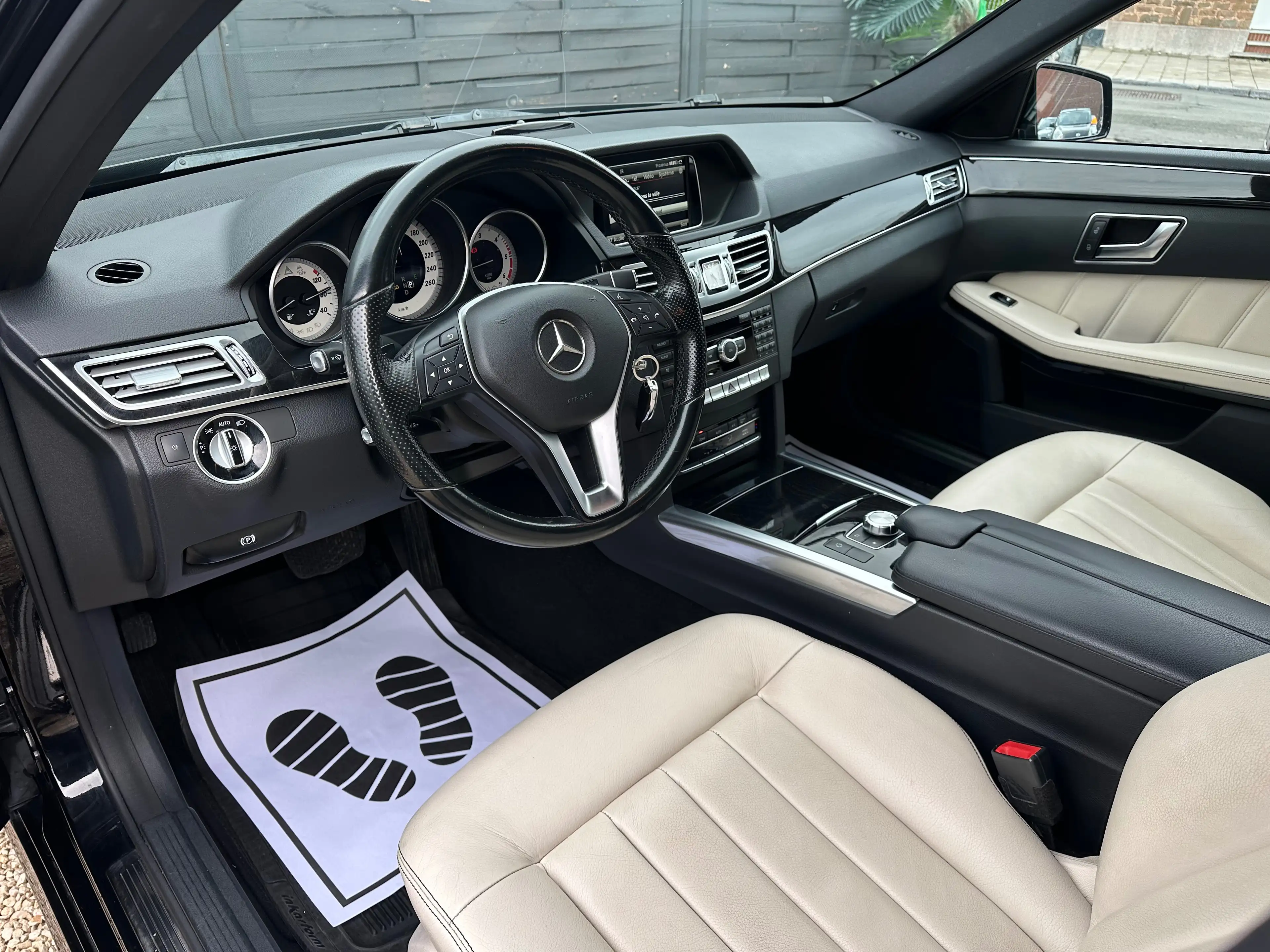 Mercedes-Benz E 220 E 220 BlueTEC Avantgarde — photo 7