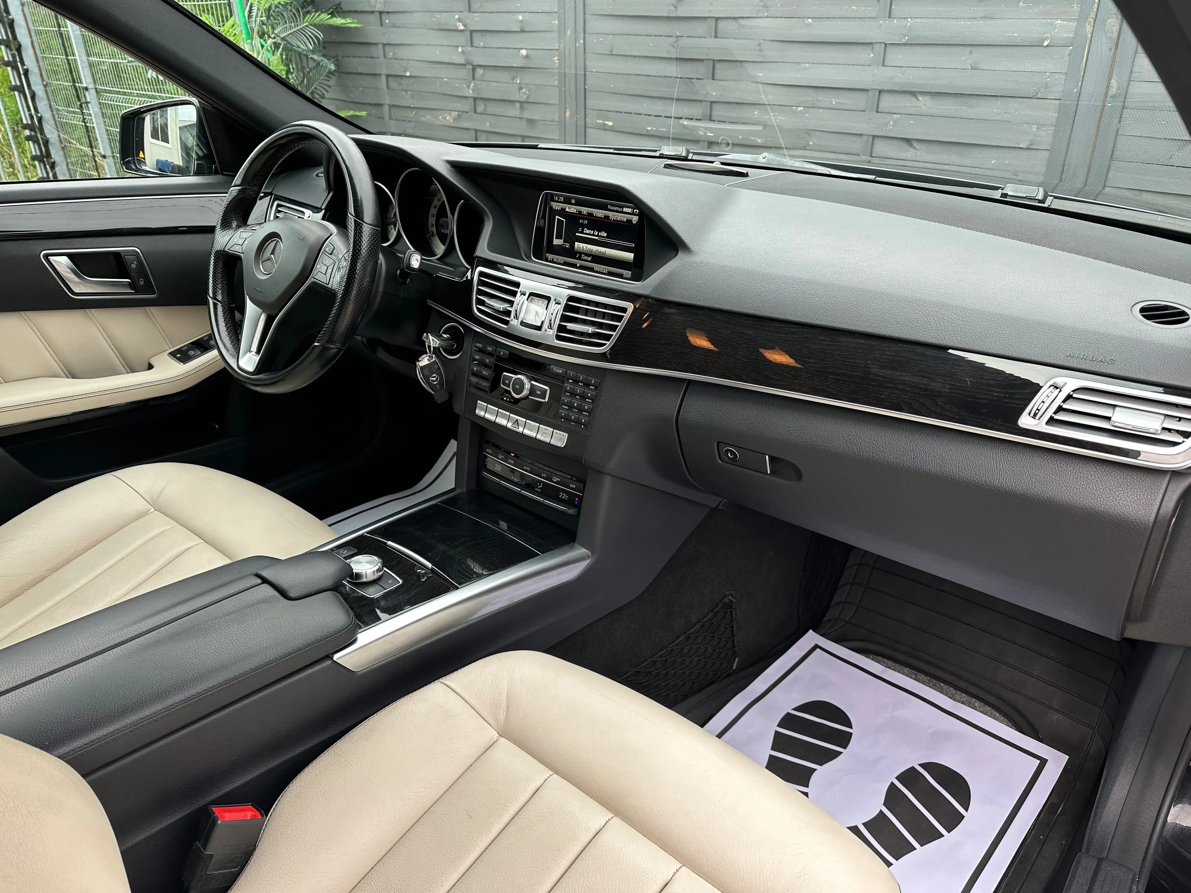 Mercedes-Benz E 220 E 220 BlueTEC Avantgarde — photo 8