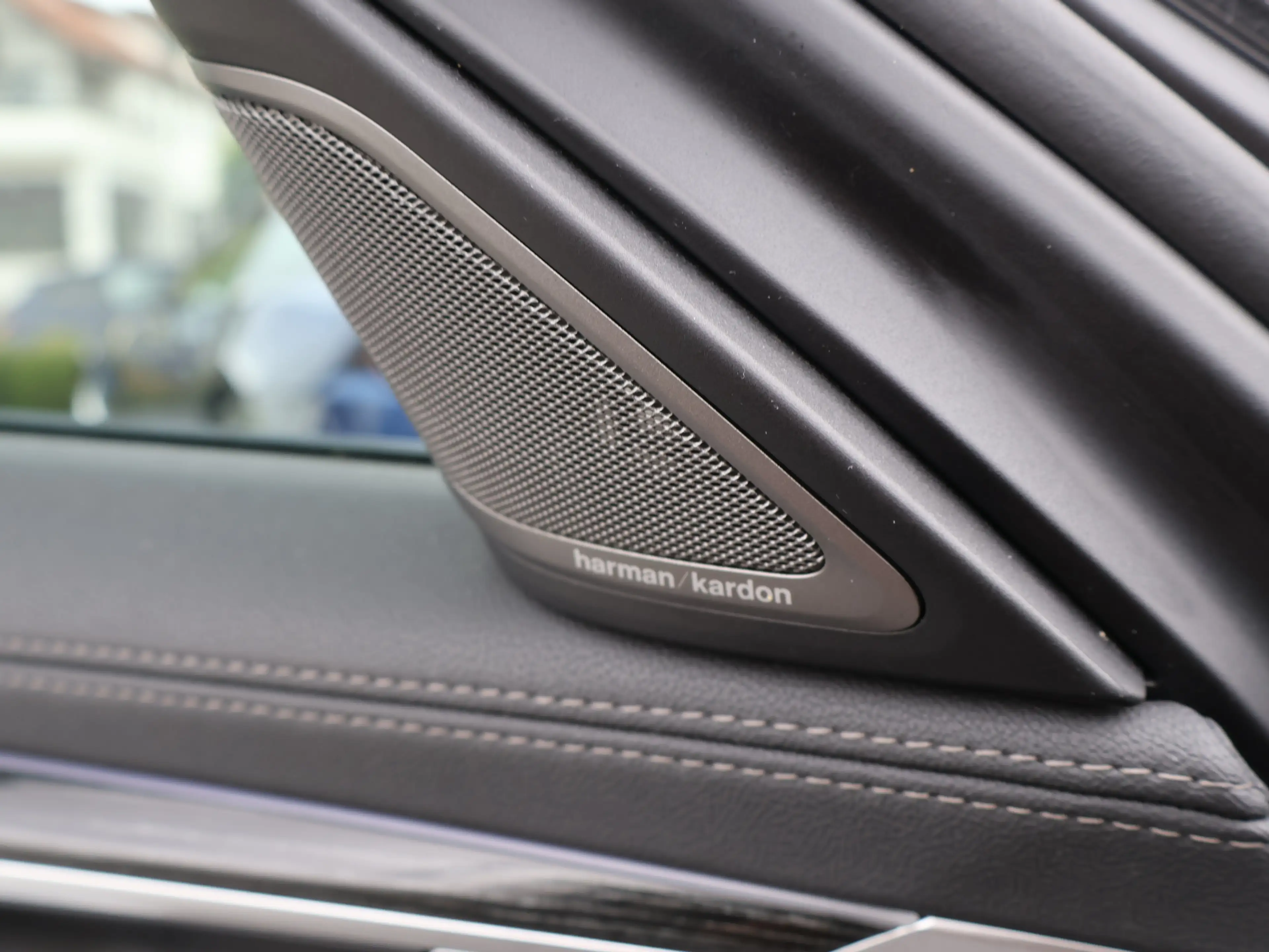 BMW 740 d xDrive ACC-NaviProf.-HeadUp-SoftClose-KeyG — photo 12