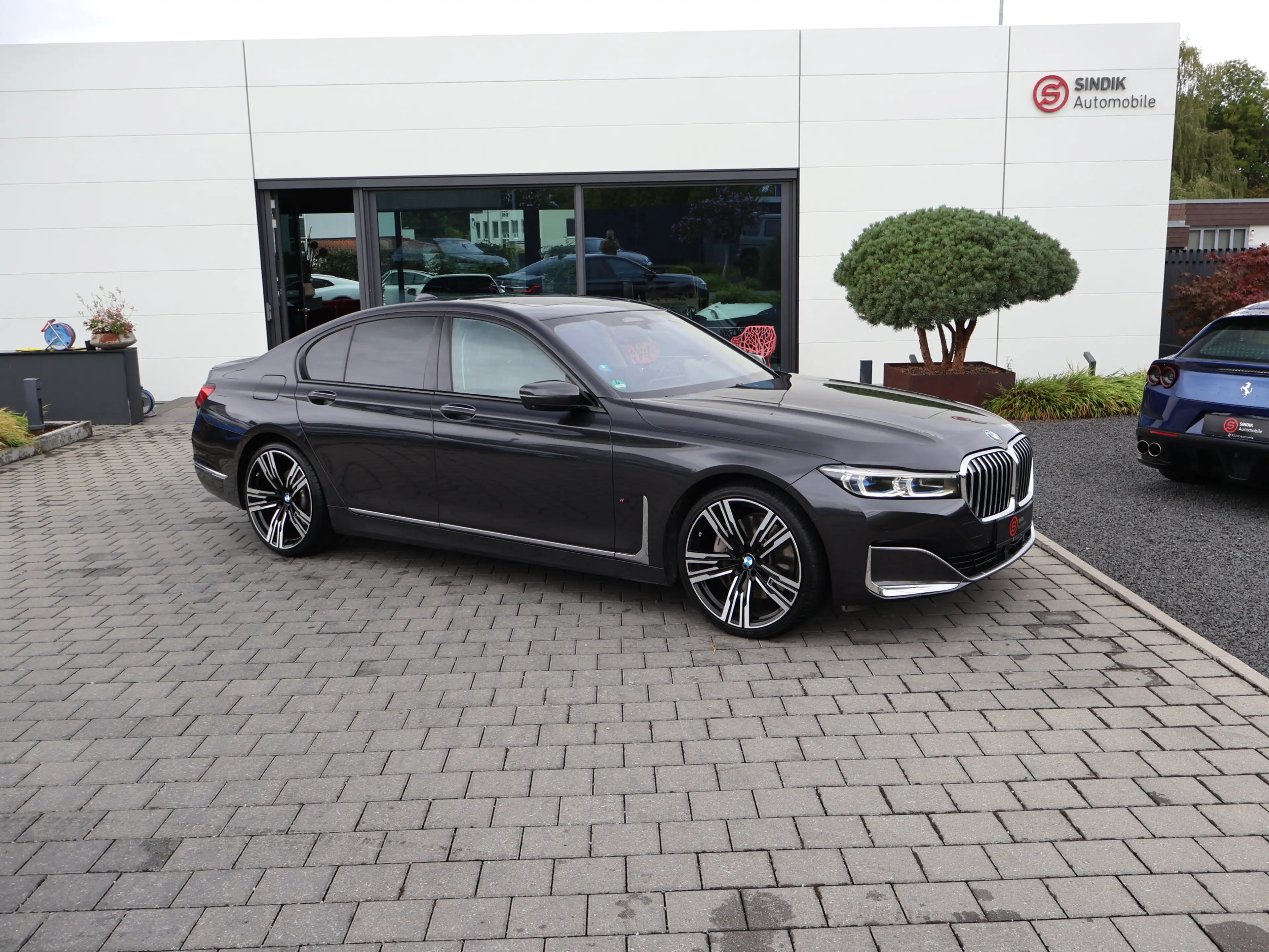 BMW 740 d xDrive ACC-NaviProf.-HeadUp-SoftClose-KeyG — photo 2