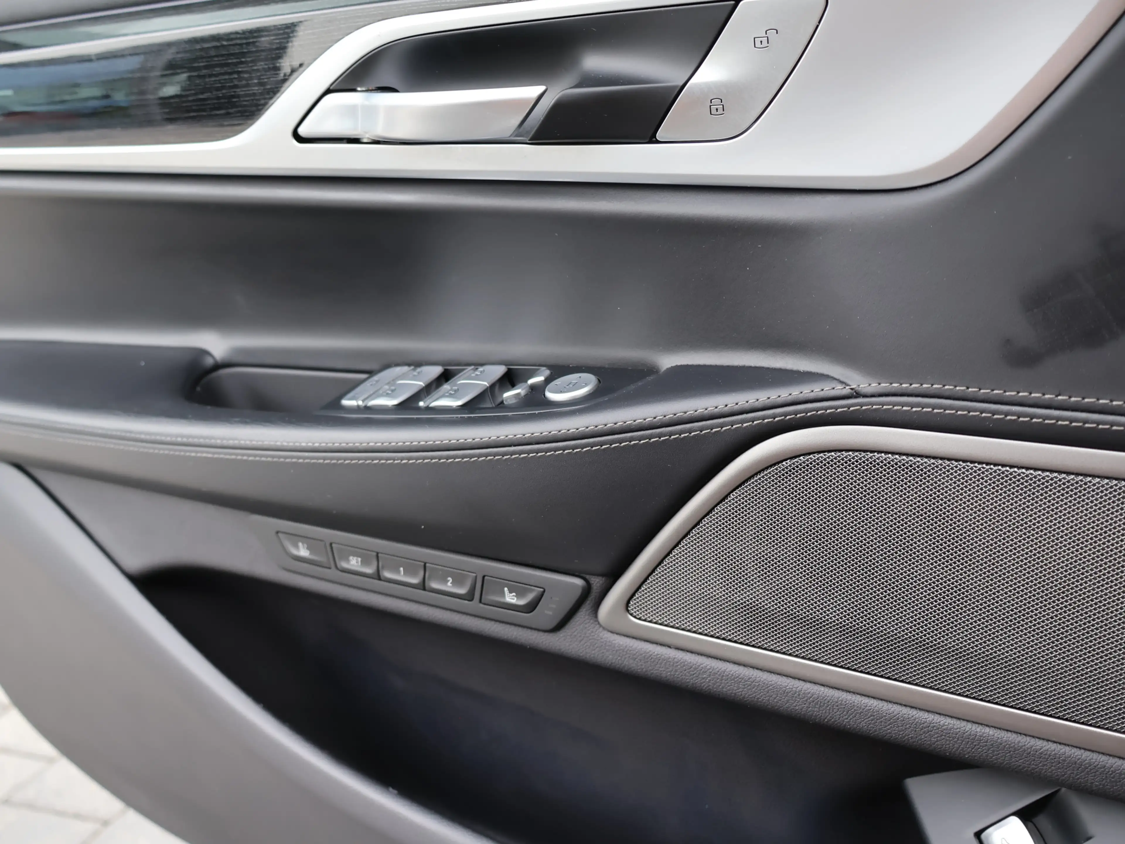 BMW 740 d xDrive ACC-NaviProf.-HeadUp-SoftClose-KeyG — photo 13