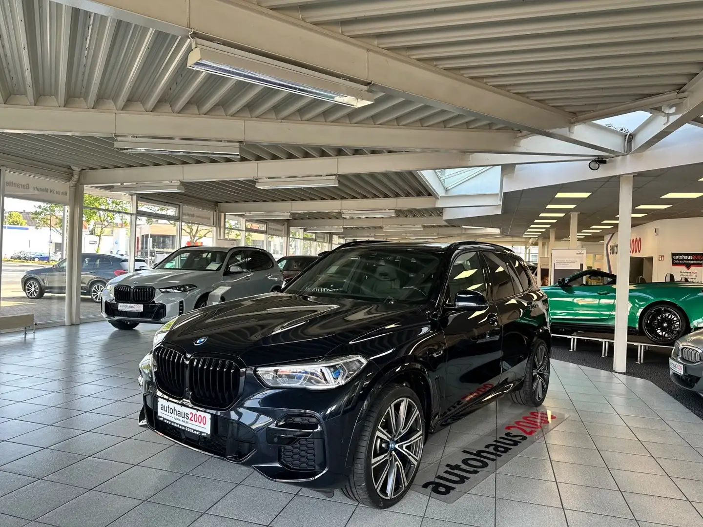 BMW X5 xDrive 45e M Sportpaket LASER/HUD/PANO/360° Noir - 2