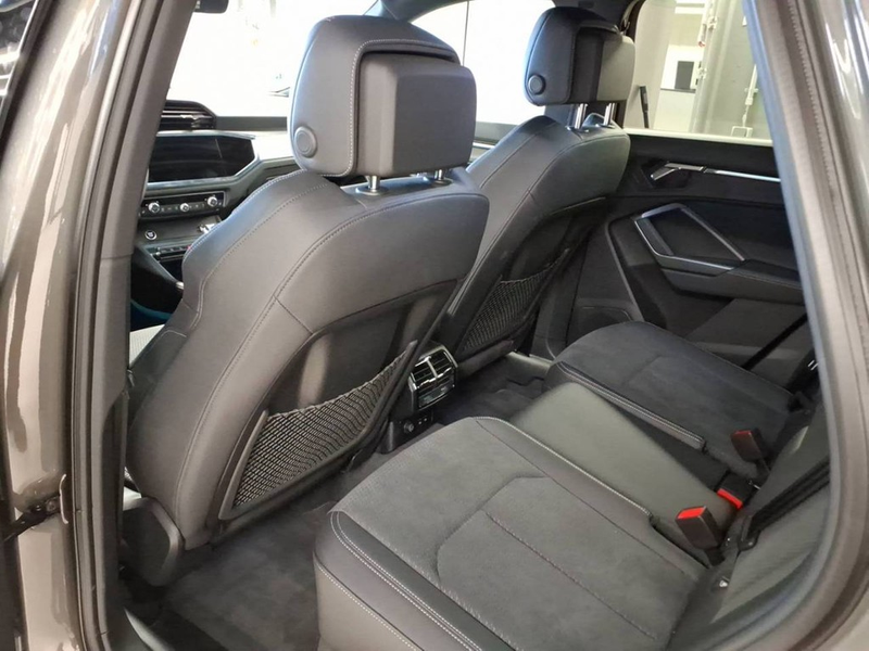 Audi Q3 SUV TFSI quattro 180 kW S tronic *AHK*SONOS* — photo 7