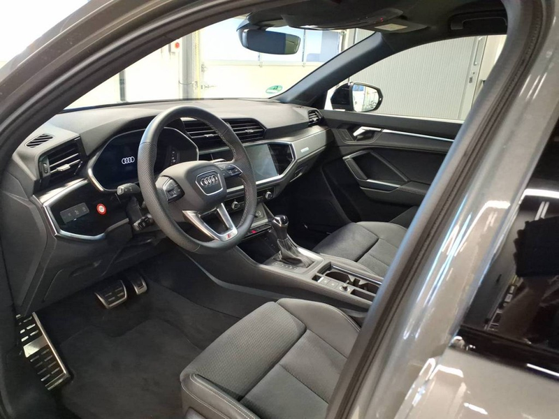 Audi Q3 SUV TFSI quattro 180 kW S tronic *AHK*SONOS* — photo 4