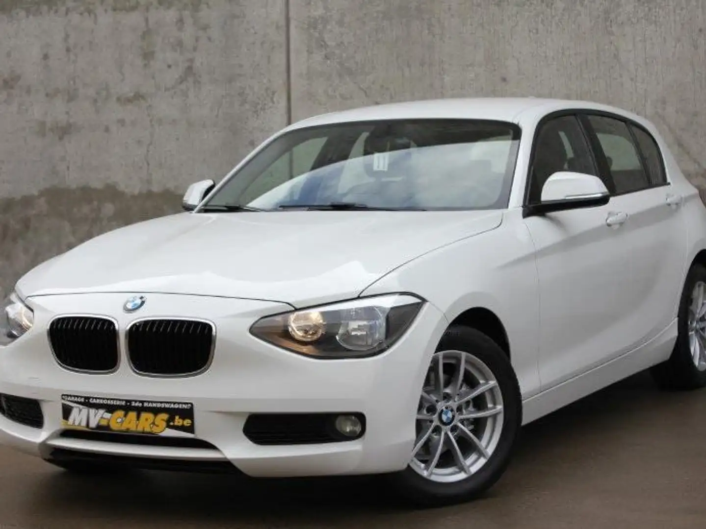 BMW 116 BMW 116i/5-deur/multistuur/scherm Wit - 2