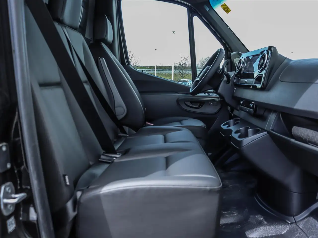 Mercedes-Benz Sprinter снимка Mercedes-Benz Sprinter