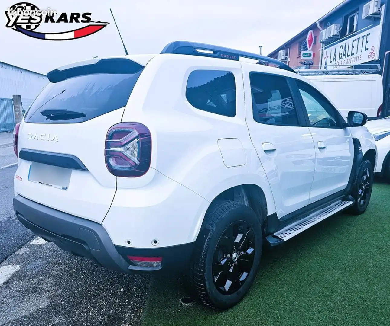 Dacia Duster 1.0 ECO-G 100ch Extreme 4x2-SUIVI DANS COMPLET-1ERE MAIN Blanc - 2