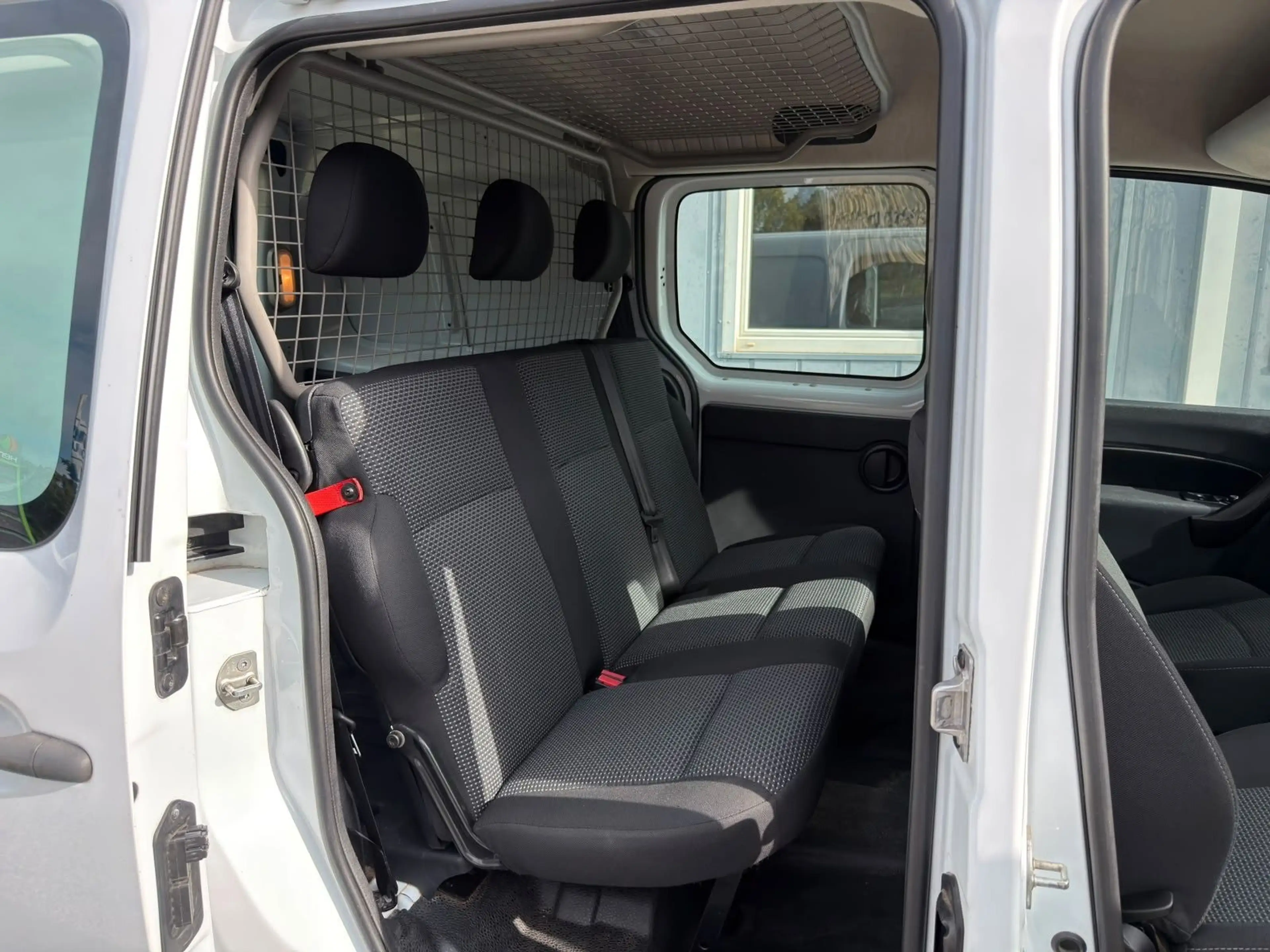 Mercedes-Benz Citan Mixto 111 CDI extralang*AHK*TÜV 07/28 — photo 18