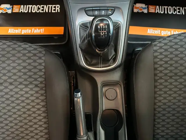 Opel Astra view 12