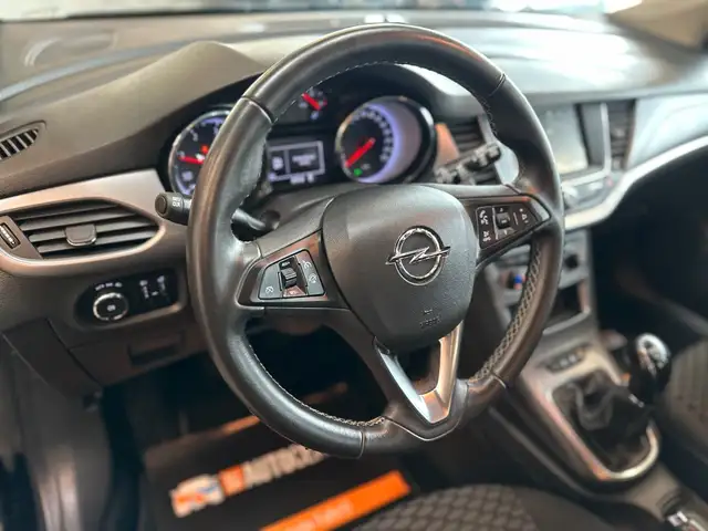 Opel Astra view 13