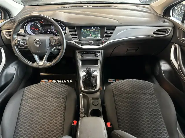 Opel Astra view 6