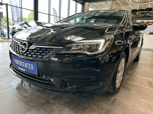 Opel Astra view 4