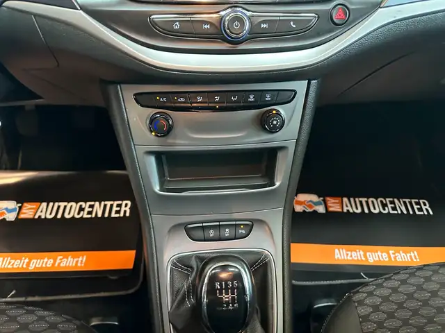 Opel Astra view 11