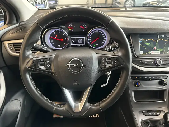 Opel Astra view 7
