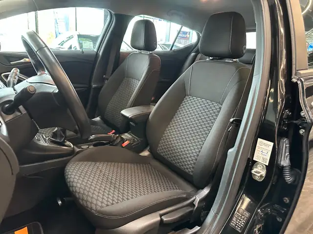 Opel Astra view 9