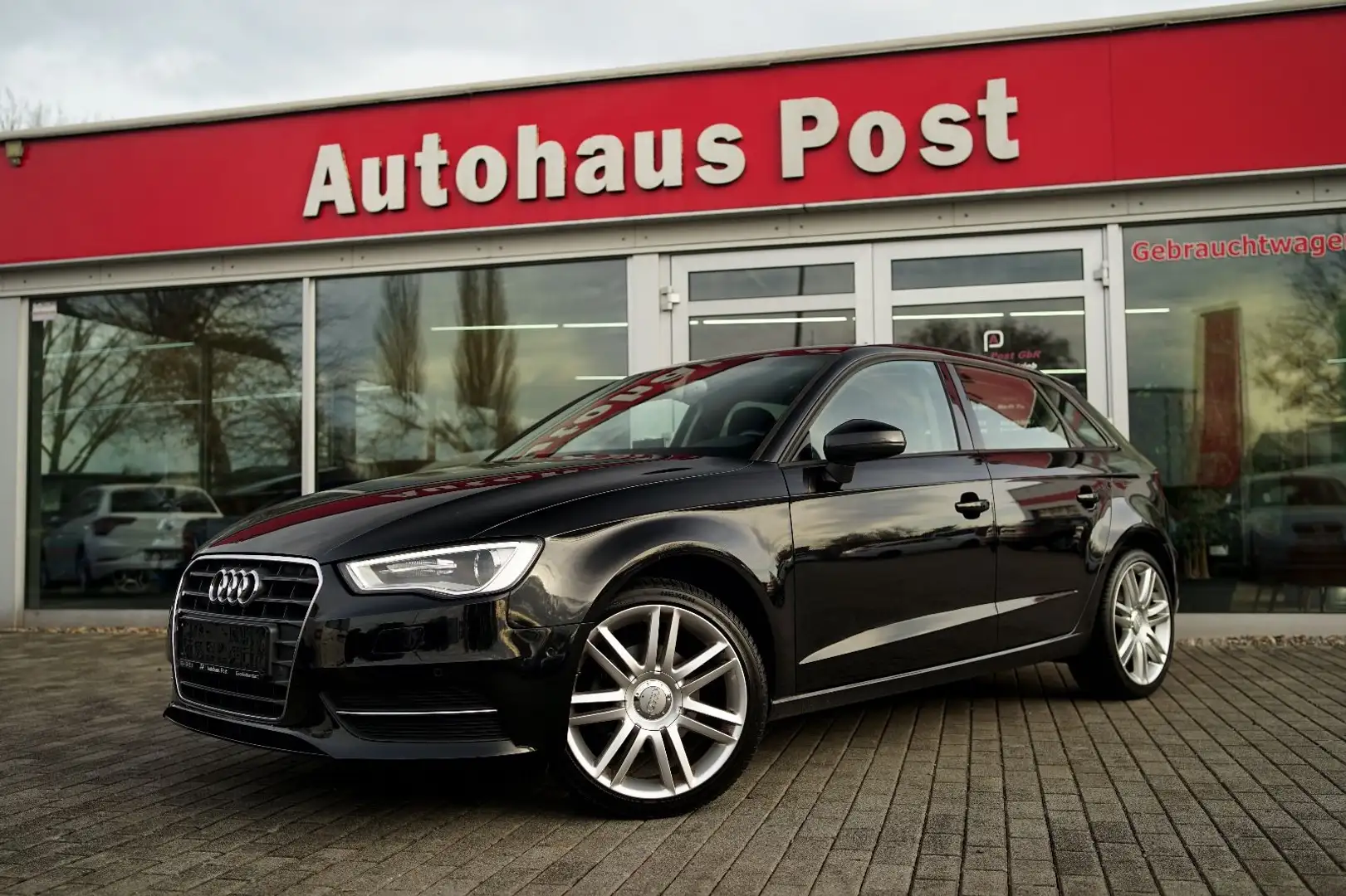 Audi A3 Sportback attraction Automatik Standheiz PDC Schwarz - 1