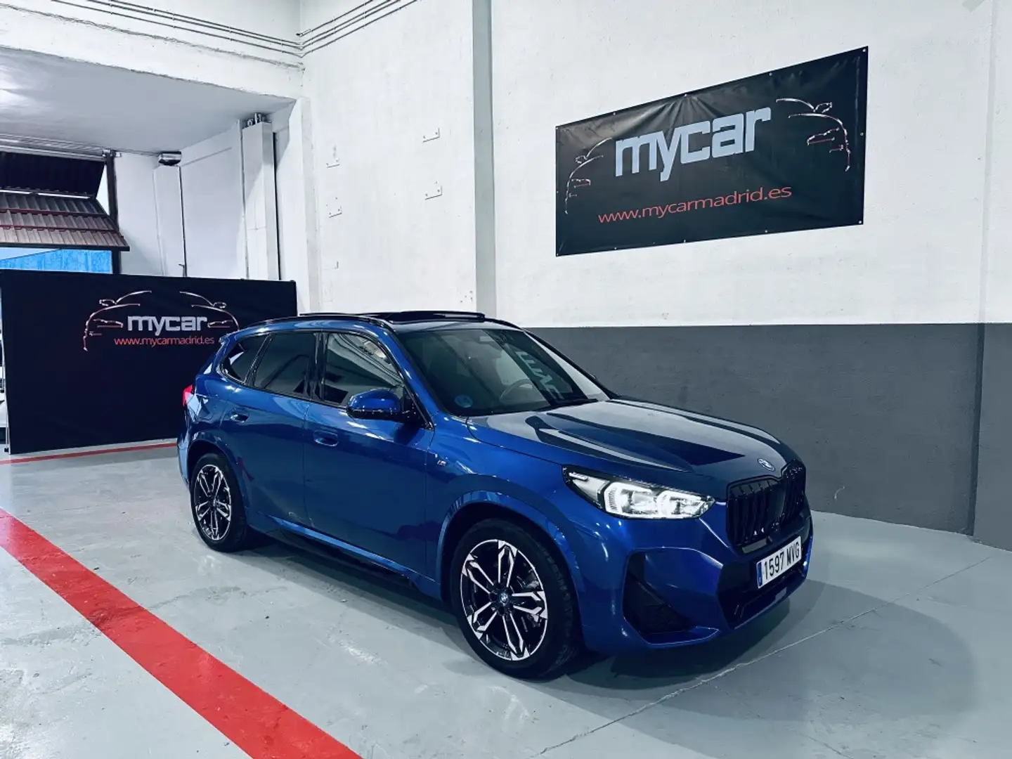 BMW X1 xDrive30eA M Sport Pro Blau - 1