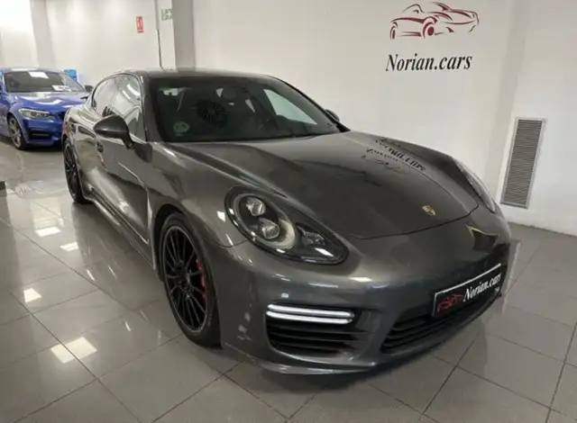Porsche Panamera GTS PDK
