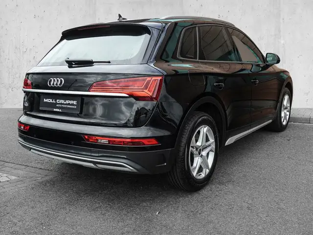 Audi Q5 view 4