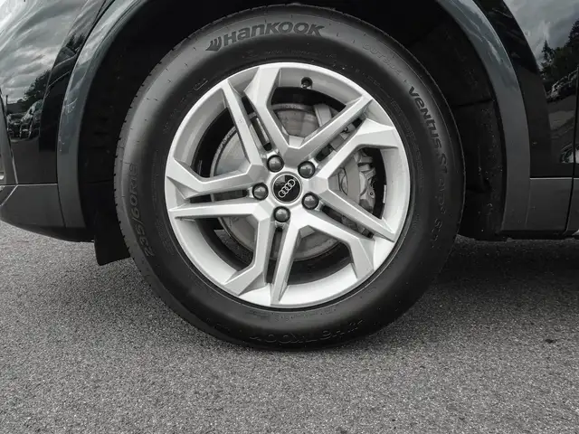 Audi Q5 view 7