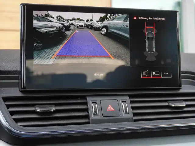 Audi Q5 view 13