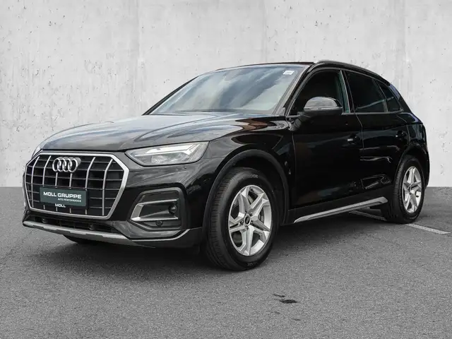 Audi Q5 view 2