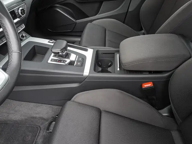Audi Q5 view 15