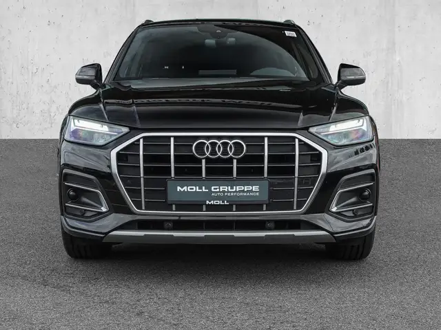 Audi Q5 view 3