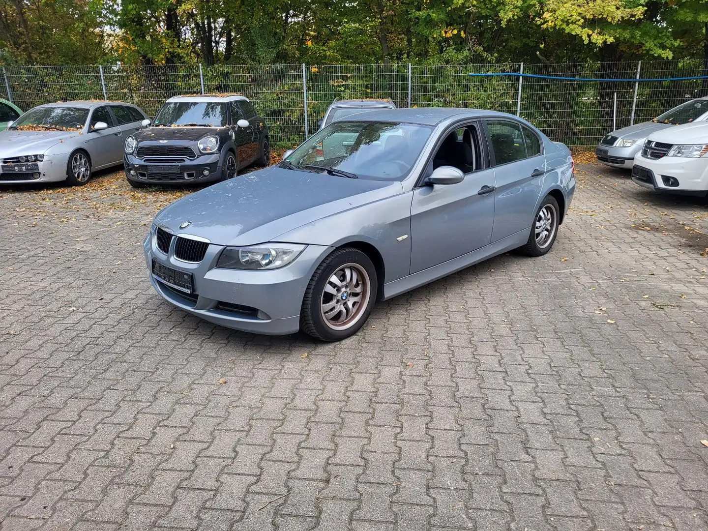 BMW 320 D Scheckheft/Inspektion Neu Grau - 2