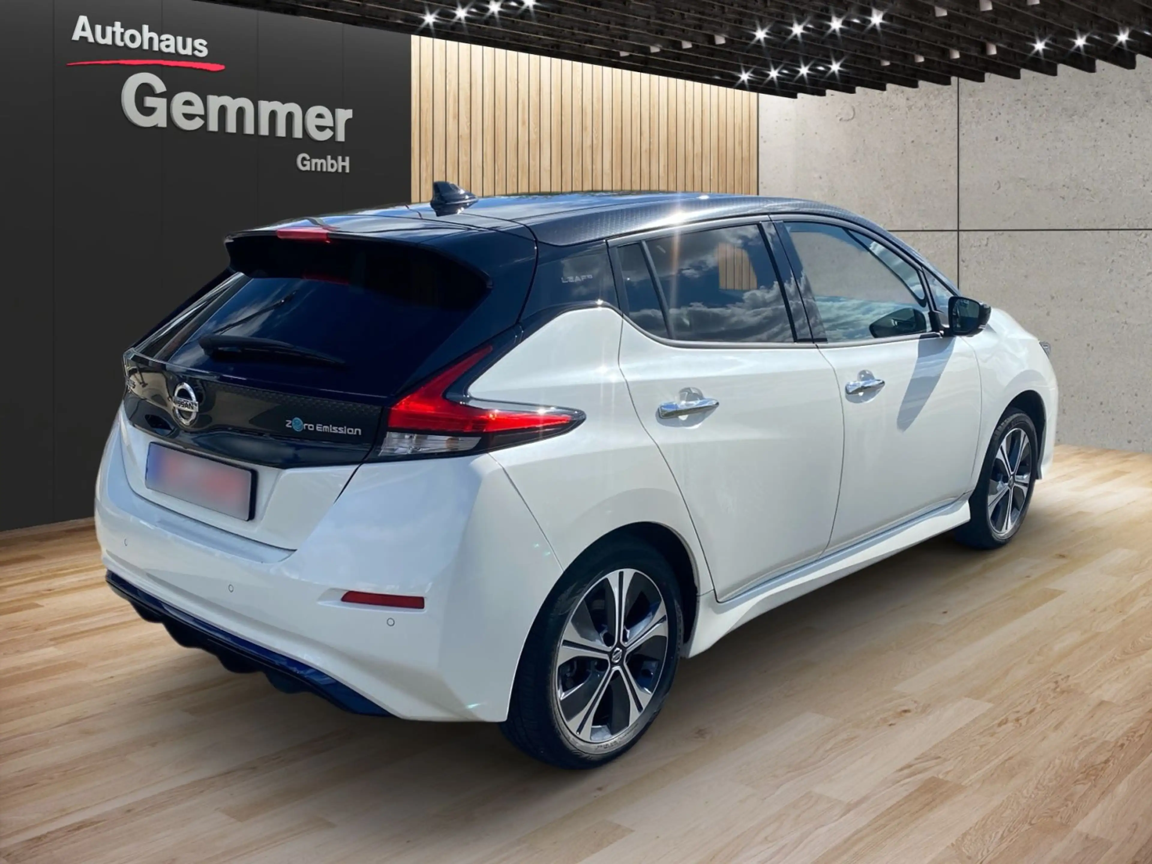 Nissan Leaf ZE1 N-Connecta 8fach bereift — photo 4