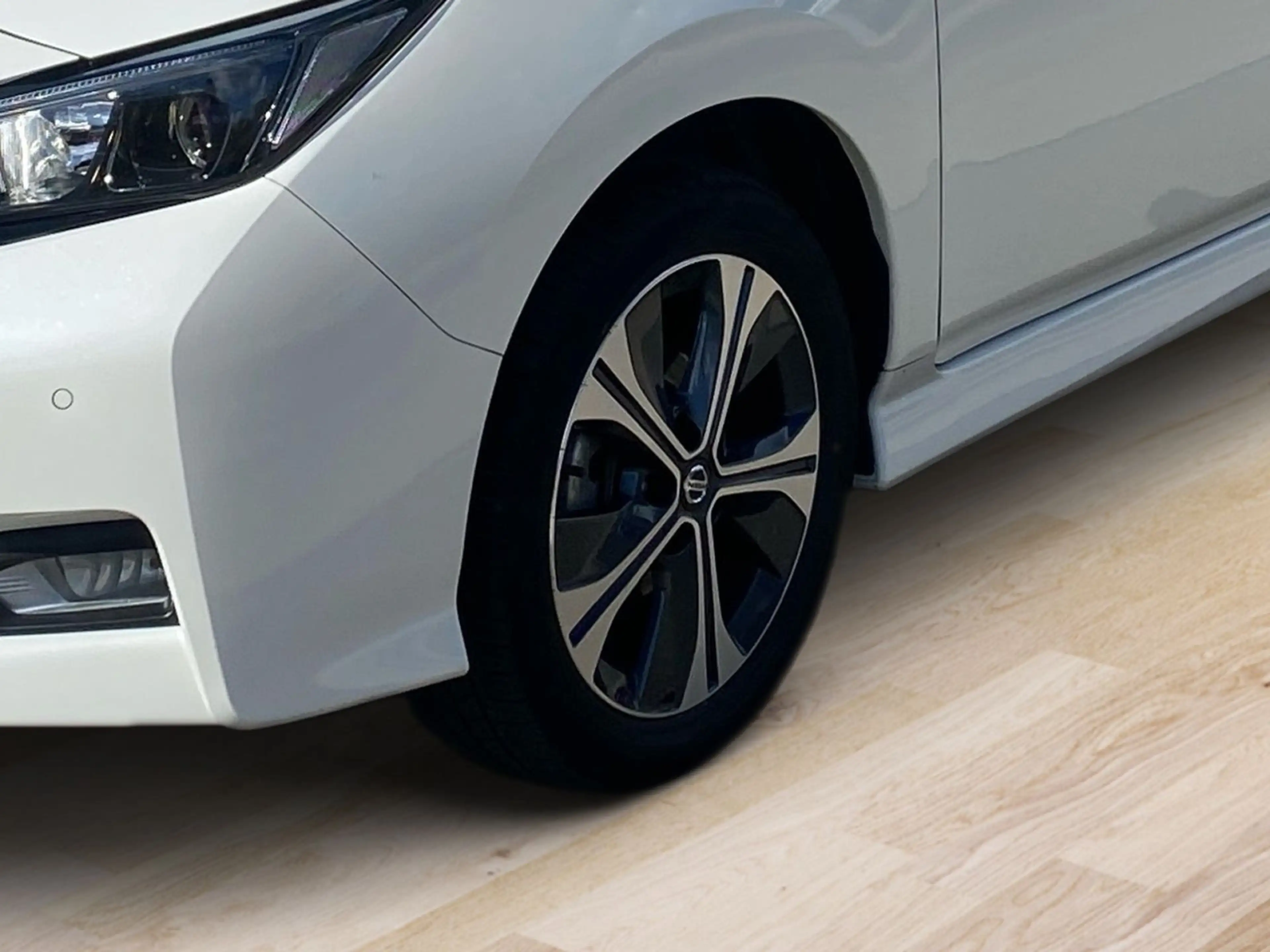 Nissan Leaf ZE1 N-Connecta 8fach bereift — photo 7
