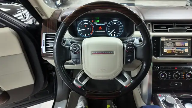 Land Rover Range Rover view 25