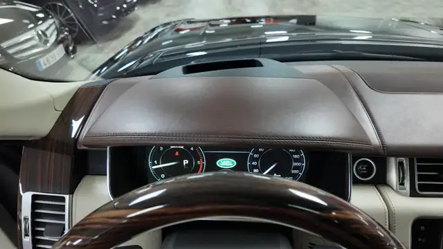 Land Rover Range Rover view 30