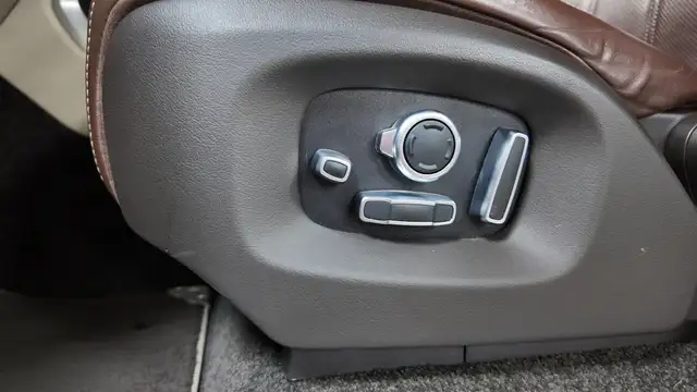Land Rover Range Rover view 23